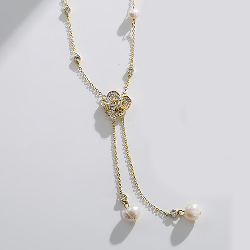 Fashionable rose flower necklace with pearl fringes